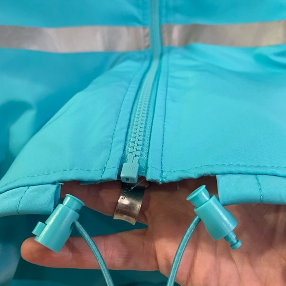 Running Room water repellent running jacket with reflective tape - Picture 12 of 15